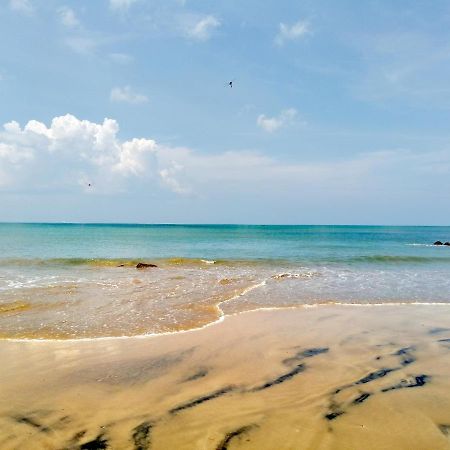 Phoenix Beach Resort Канякумари Екстериор снимка