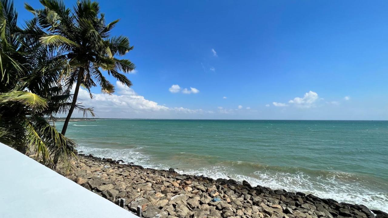 Phoenix Beach Resort Канякумари Екстериор снимка